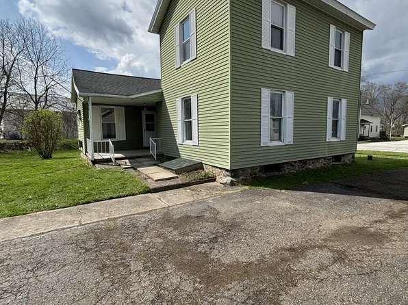 2363 E Center St, Waterford, PA 16441