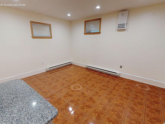 4th image of 67 Babcock St #7B