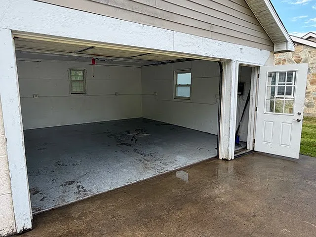 12 Sunnyside Dr — Photo 2