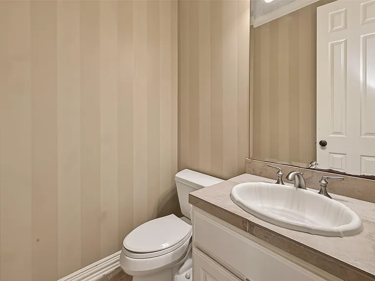 2210 Bywater Dr — Photo 39