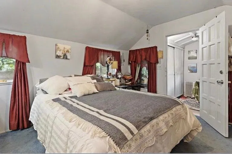 66 Brookwood Rd — Photo 4