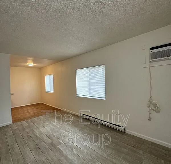 560 S Richmond Ave #5 — Photo 4