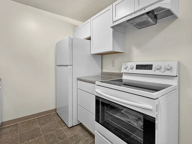 Find Your Perfect Fit at East Park Apartments! — Photo 32