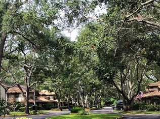 1530 Mahogany Ln, Palm Harbor, FL 34683