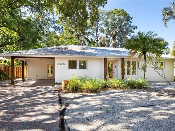 2424 Harbor RD, NAPLES, FL 34104