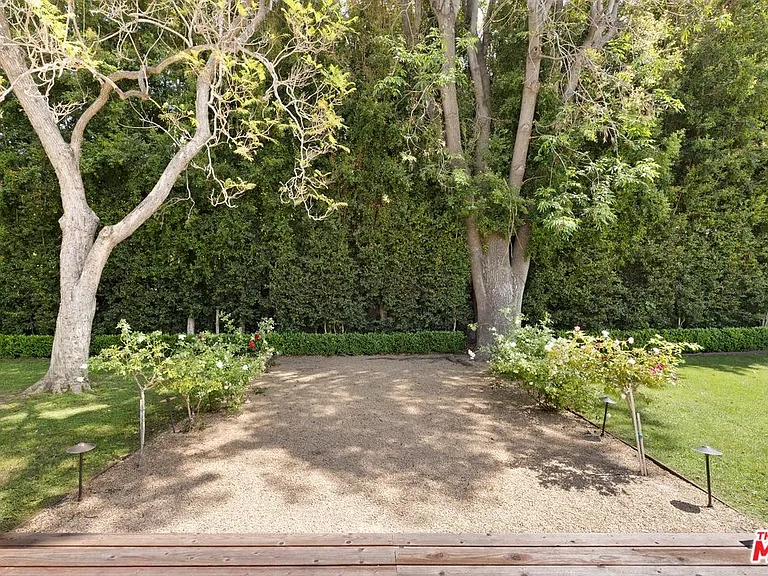 712 N Rodeo Dr — Photo 31