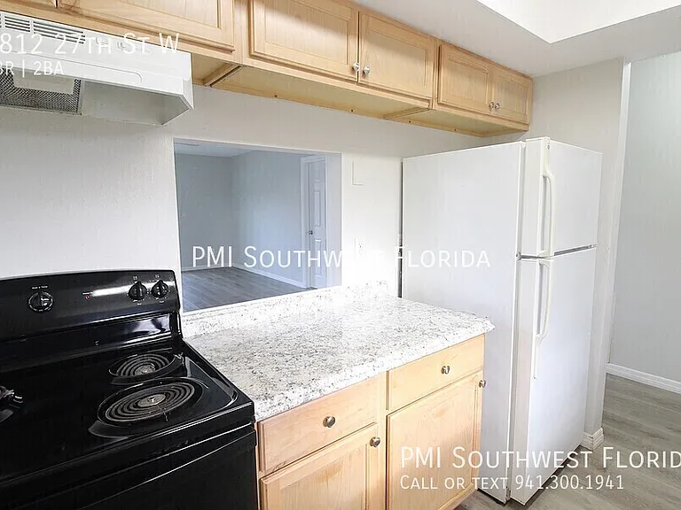 4812 27th St W — Photo 2