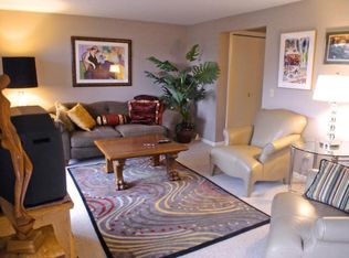 8 Sherman Oaks Dr, New hartford, NY 13413