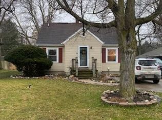 1117 Robins Rd, Lansing, MI 48917
