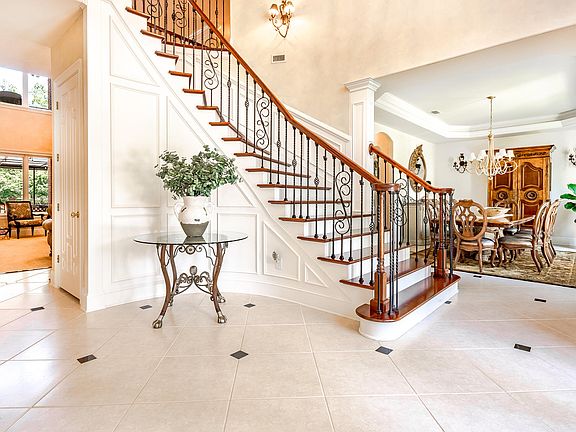 3rd image of 50 Audubon Ln