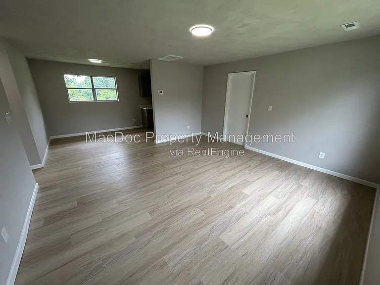 321 Union Ave — Photo 4