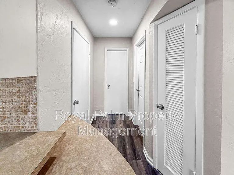 3744 Estelle Ave — Photo 17