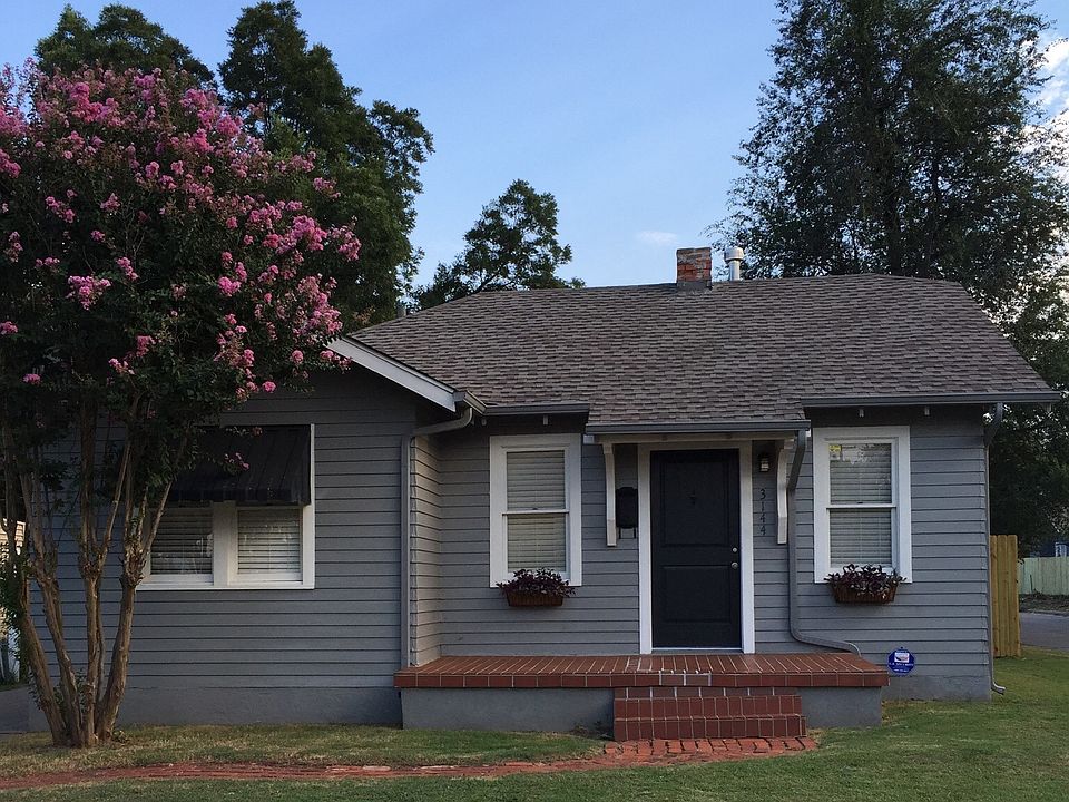 Cute historic bungalow!
