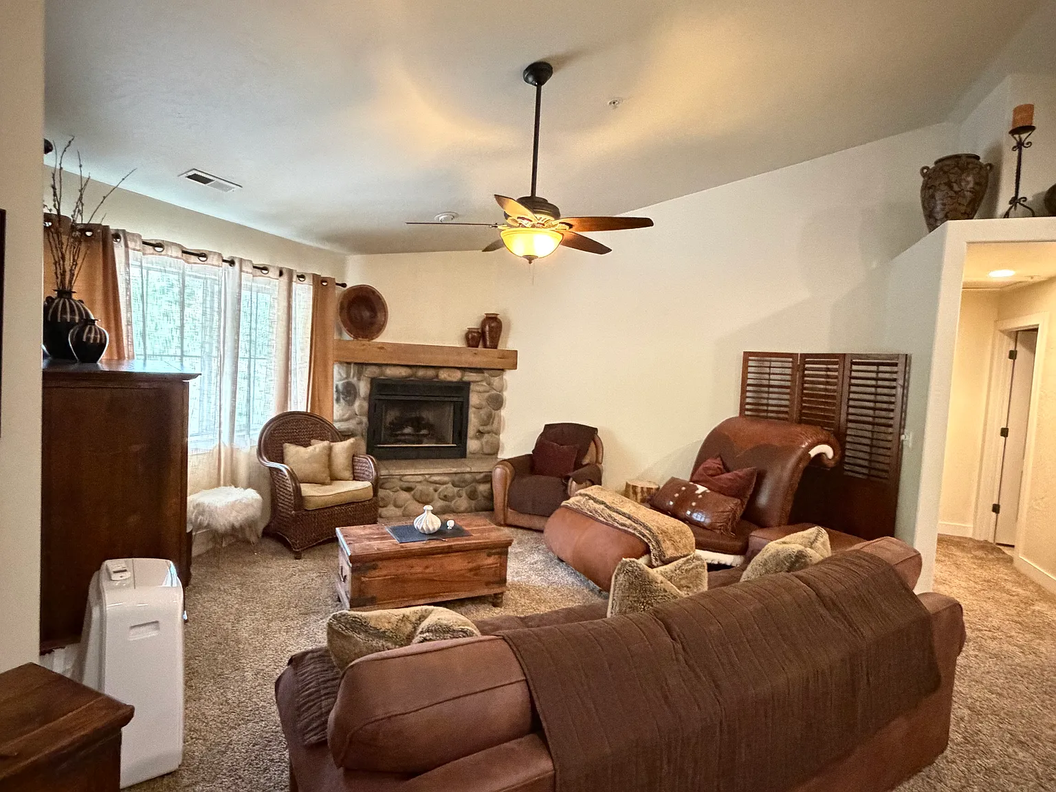 2 bed, 1577 sqft, $3,500 — Photo 3