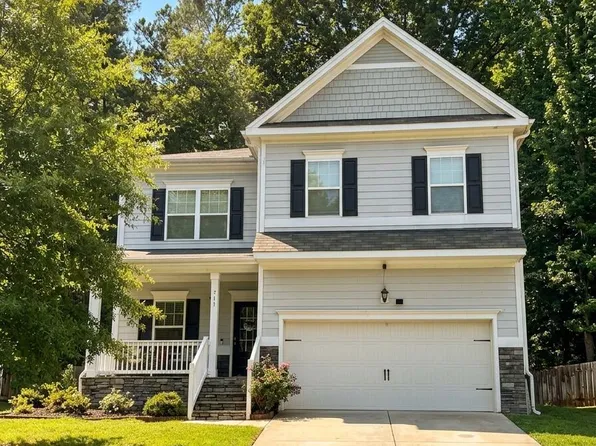 711 Creekside Dr, Sanford, NC 27330
