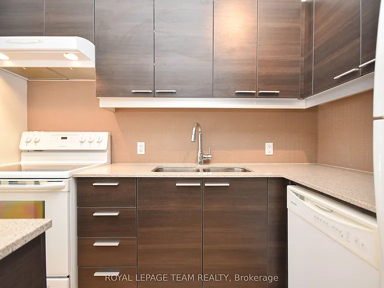 349 McLeod St #523 — Photo 5