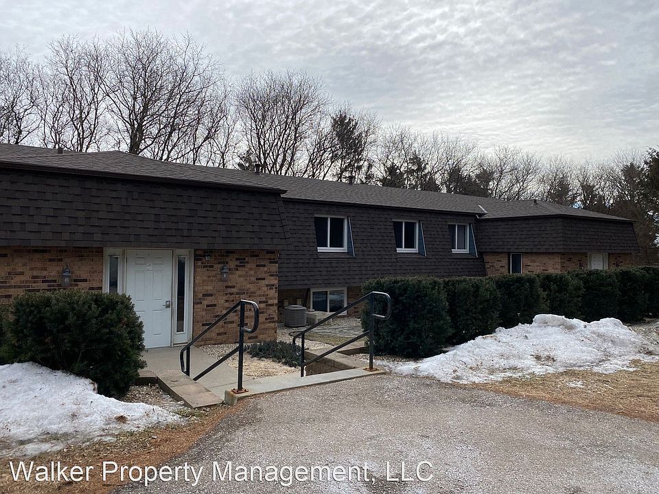 1st image of 1604 Green Valley Dr #4