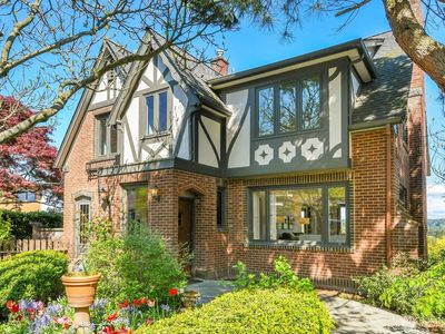 5952 Wilson Avenue S, Seattle, WA, 98118