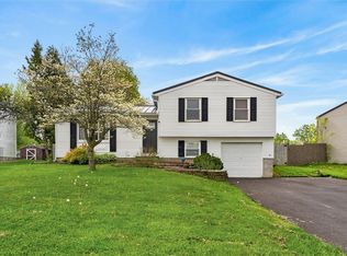 3 Barringer Dr, Hamlin, NY 14464