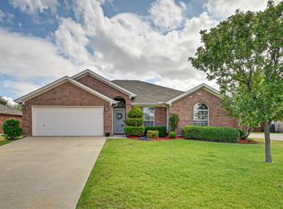 6 Rochelle Ct, Mansfield, TX 76063