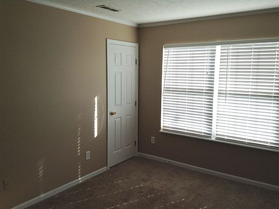 5th image of 4 Hoover Pl