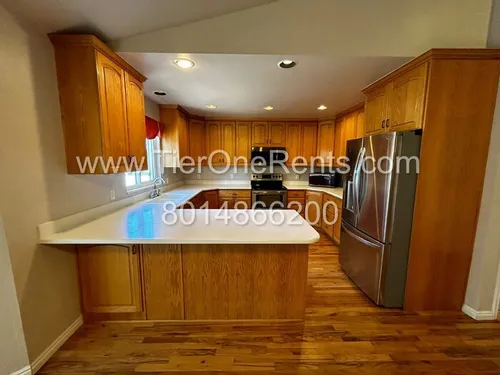 747-1180 Eastwood Dr Photo 1