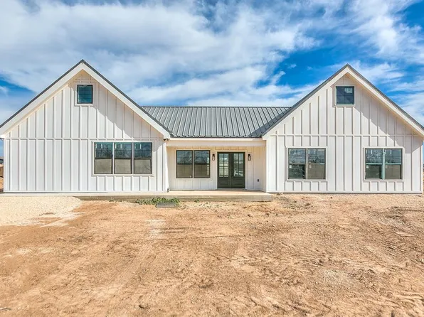 1300 6th St, Sterling City, TX 76951