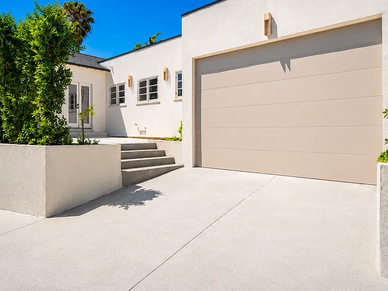 1136 S Ridgeley Dr — Photo 29