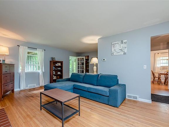 5th image of 23 Highland Dr