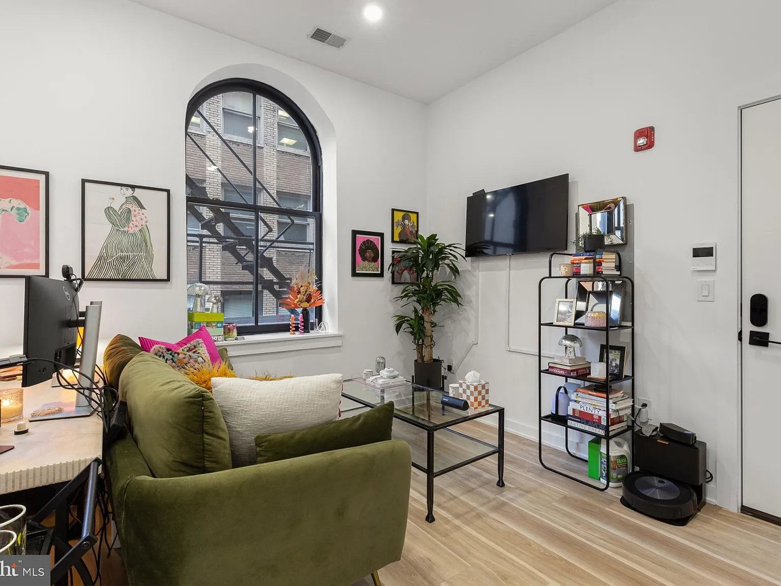 1 bed, 1.0 bath, 600 sqft, $1,795 — Photo 3