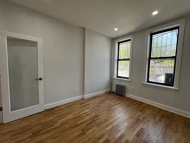 465 Seneca Ave #2 — Photo 7