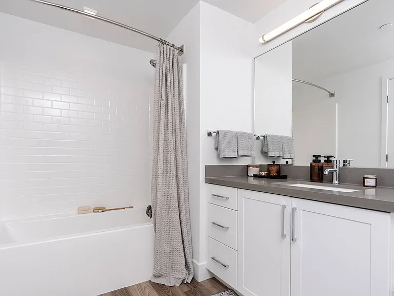 Alwell Apartments — Photo 29