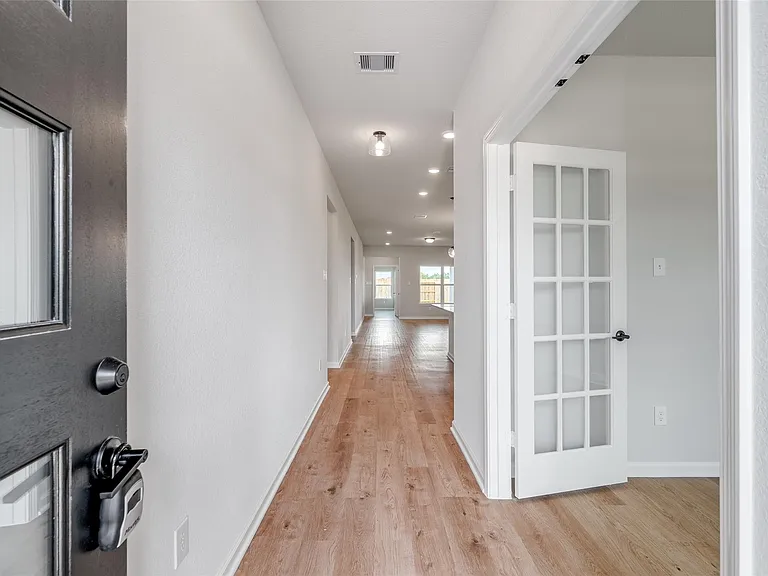 32315 Clouser Minnow Ct — Photo 2