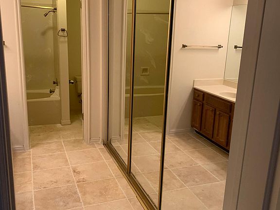 4th image of 2512 S Elizabeth St APT 8