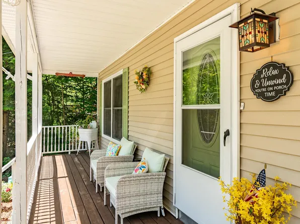 11 Spruce Road, Middleton, NH 03887