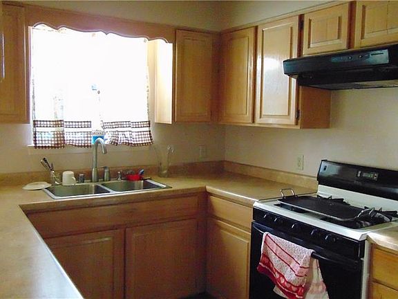 4th image of 701 Cheltenham Dr