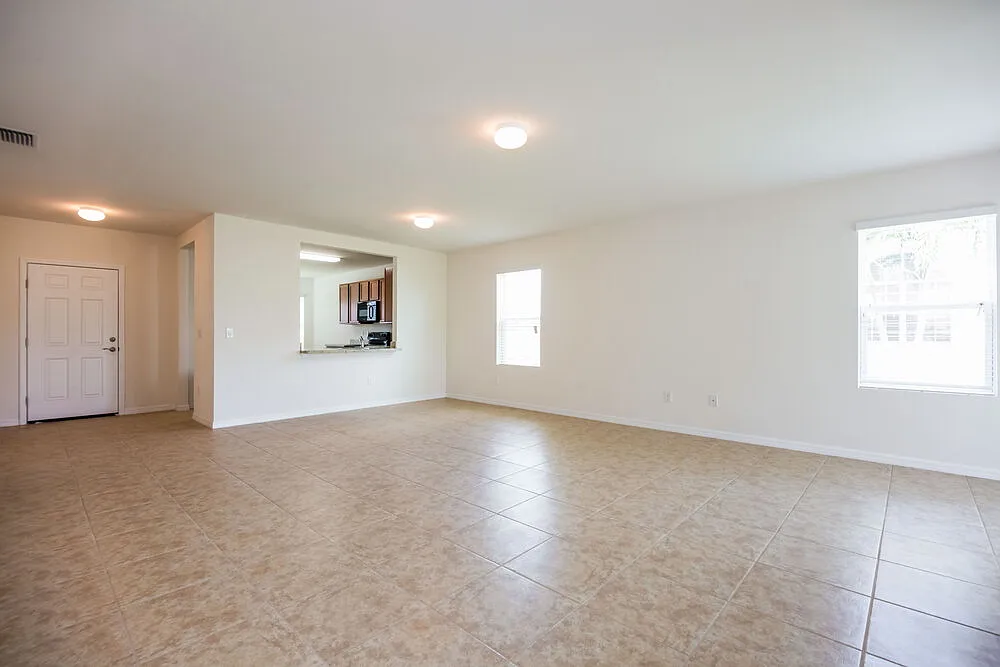 3 bed, 2.0 bath, 1756 sqft, $2,660 — Photo 4