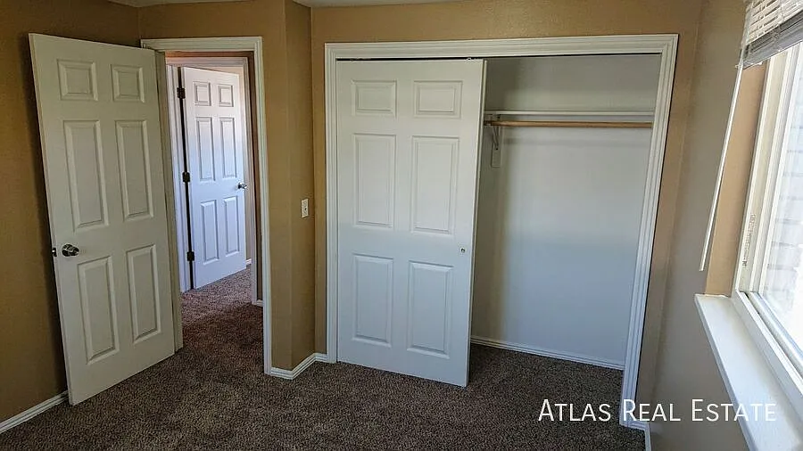 Fantastic Location near Rock Park and Downtown Castle Rock! 3 Bed 2 Bath! — Photo 3