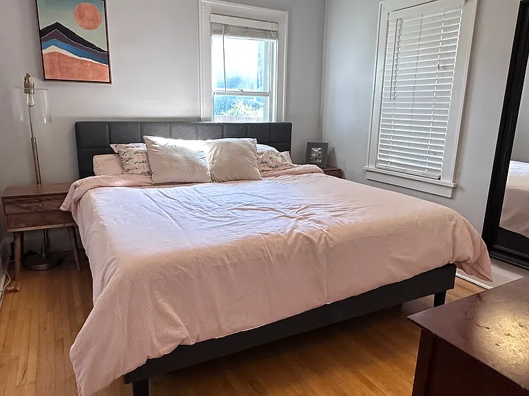 318 6th St SE — Photo 1