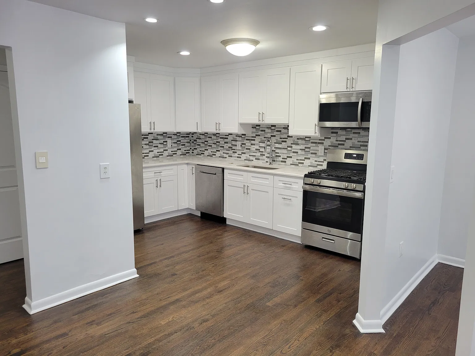 1 bed, 955 sqft, $2,600 — Photo 4