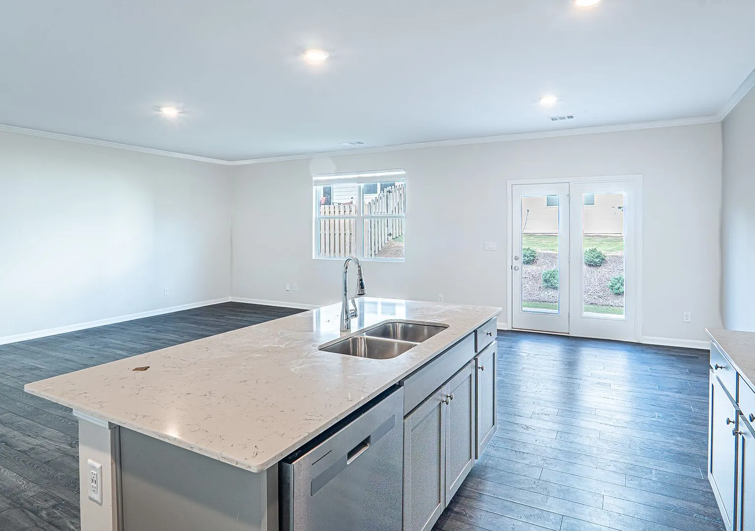 Luxury Smart Home in Gated Rosewood Farms | Community Pool | Available Now! — Photo 2