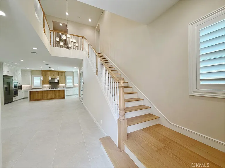 98 Pinnacle Dr — Photo 2