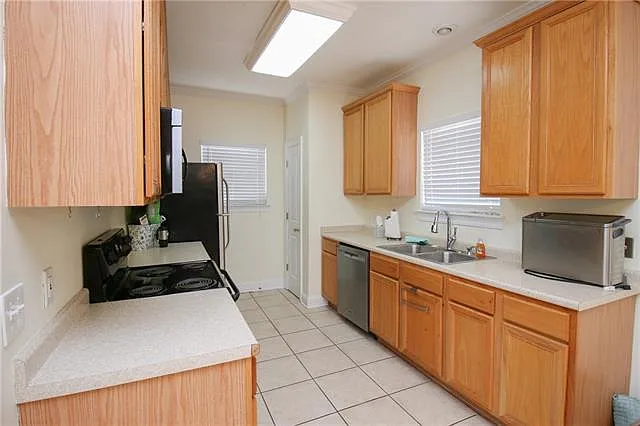 3 bed, 2.5 bath, 1470 sqft, $1,600 — Photo 4