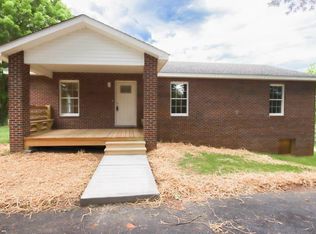 1106 King Springs Rd, Johnson City, TN 37601