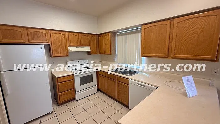 2 bed, 2.5 bath, 1054 sqft, $1,250 — Photo 4