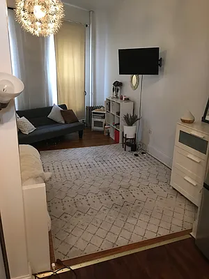 Rented by Bravestream Realty Corp. | media 14