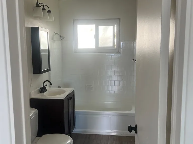 2810 Union — Photo 17