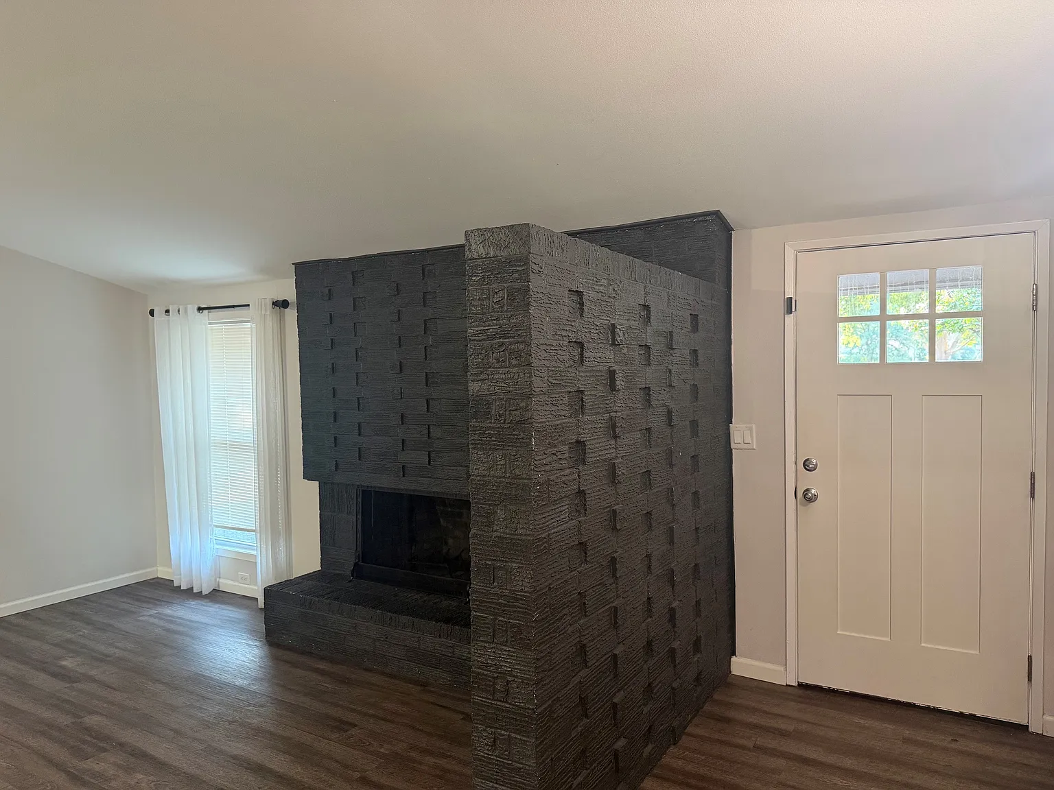 4 bed, 1920 sqft, $2,950 — Photo 2