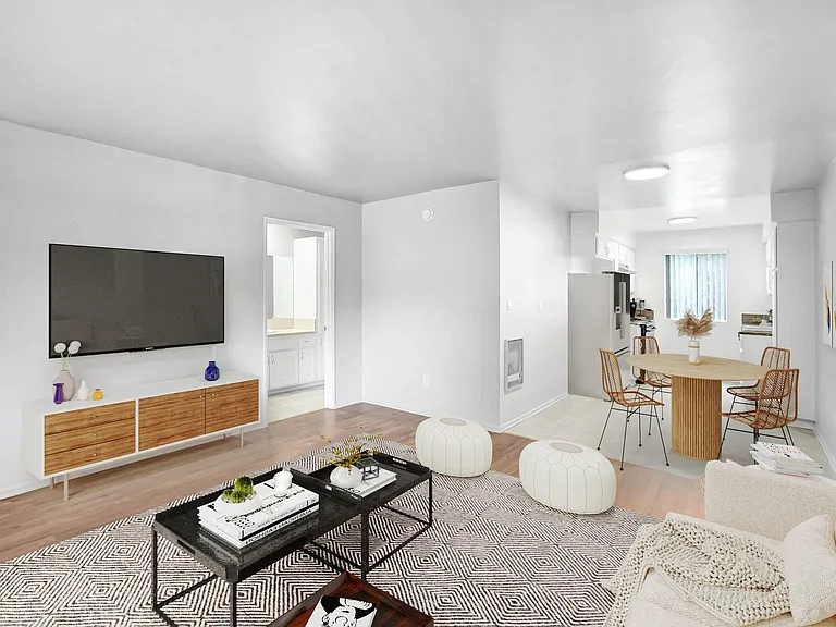 Sherman Plaza Apartments — Photo 7