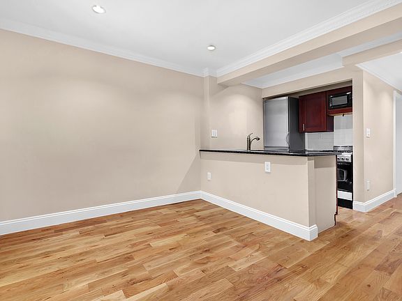 2nd image of 344 E 85th St APT Lg